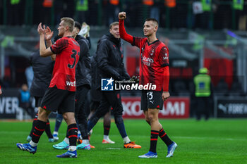 2023-11-25 - Francesco Camarda of AC Milan celebrates the victory at the end of the match during Serie A 2023/24 football match between AC Milan and ACF Fiorentina at San Siro Stadium, Milan, Italy on November 25, 2023 - AC MILAN VS ACF FIORENTINA - ITALIAN SERIE A - SOCCER