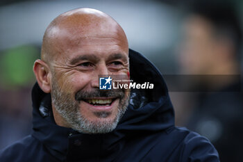 2023-11-25 - Vincenzo Italiano Head Coach of ACF Fiorentina looks on during Serie A 2023/24 football match between AC Milan and ACF Fiorentina at San Siro Stadium, Milan, Italy on November 25, 2023 - AC MILAN VS ACF FIORENTINA - ITALIAN SERIE A - SOCCER
