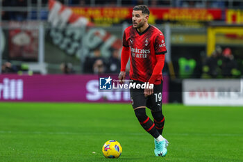 2023-11-25 - Theo Hernandez of AC Milan seen in action during Serie A 2023/24 football match between AC Milan and ACF Fiorentina at San Siro Stadium, Milan, Italy on November 25, 2023 - AC MILAN VS ACF FIORENTINA - ITALIAN SERIE A - SOCCER