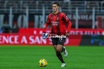 2023-11-25 - Tijjani Reijnders of AC Milan seen in action during Serie A 2023/24 football match between AC Milan and ACF Fiorentina at San Siro Stadium, Milan, Italy on November 25, 2023 - AC MILAN VS ACF FIORENTINA - ITALIAN SERIE A - SOCCER
