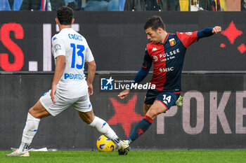 2023-12-02 - Alessandro Vogliacco of Genoa crosses the ball during Serie A TIM match between Genoa CFC and Empoli FC at Stadio Luigi Ferraris, Genoa - GENOA CFC VS EMPOLI FC - ITALIAN SERIE A - SOCCER
