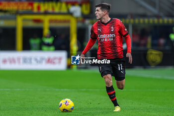 2023-12-02 - Christian Pulisic of AC Milan seen in action during Serie A 2023/24 football match between AC Milan and Frosinone Calcio at San Siro Stadium, Milan, Italy on December 02, 2023 - AC MILAN VS FROSINONE CALCIO - ITALIAN SERIE A - SOCCER