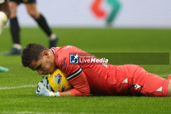 2023-12-09 - Marco Silvestri of Udinese Calcio seen in action during Serie A 2023/24 football match between FC Internazionale and Udinese Calcio at Giuseppe Meazza Stadium, Milan, Italy on December 09, 2023 - INTER - FC INTERNAZIONALE VS UDINESE CALCIO - ITALIAN SERIE A - SOCCER