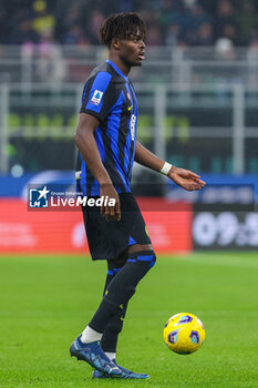 2023-12-09 - Alessandro Bastoni of FC Internazionale seen in action during Serie A 2023/24 football match between FC Internazionale and Udinese Calcio at Giuseppe Meazza Stadium, Milan, Italy on December 09, 2023 - INTER - FC INTERNAZIONALE VS UDINESE CALCIO - ITALIAN SERIE A - SOCCER