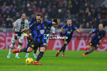 2023-12-09 - Hakan Calhanoglu of FC Internazionale scores a penalty during Serie A 2023/24 football match between FC Internazionale and Udinese Calcio at Giuseppe Meazza Stadium, Milan, Italy on December 09, 2023 - INTER - FC INTERNAZIONALE VS UDINESE CALCIO - ITALIAN SERIE A - SOCCER