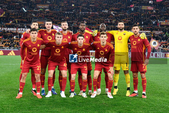 2023-12-10 - AS Roma team during the Italian Football Championship League A 2023/2024 match between AS Roma vs ACF Fiorentina at the Olimpic Stadium in Rome on 10 December  2023. - AS ROMA VS ACF FIORENTINA - ITALIAN SERIE A - SOCCER