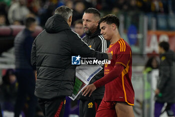 2023-12-10 - Paulo Dybala (AS Roma); leaves the field due to injury during the Italian Football Championship League A 2023/2024 match between AS Roma vs ACF Fiorentina at the Olimpic Stadium in Rome on 10 December  2023. - AS ROMA VS ACF FIORENTINA - ITALIAN SERIE A - SOCCER