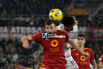 2023-12-10 - Bryan Cristante (AS Roma);  during the Italian Football Championship League A 2023/2024 match between AS Roma vs ACF Fiorentina at the Olimpic Stadium in Rome on 10 December  2023. - AS ROMA VS ACF FIORENTINA - ITALIAN SERIE A - SOCCER