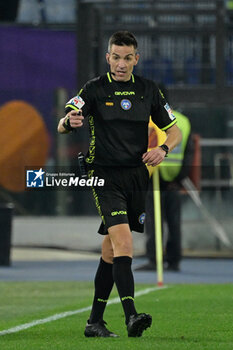 2023-12-10 - \Antonio Rapuano referee during the Italian Football Championship League A 2023/2024 match between AS Roma vs ACF Fiorentina at the Olimpic Stadium in Rome on 10 December  2023. - AS ROMA VS ACF FIORENTINA - ITALIAN SERIE A - SOCCER