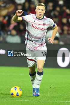 2023-12-10 - Lewis Ferguson of Bologna FC in action during Serie A between US Salernitana 1919 vs Bologna FC 1909 at Arechi Stadium - US SALERNITANA VS BOLOGNA FC - ITALIAN SERIE A - SOCCER