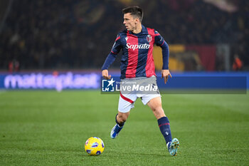 2023-12-17 - Nikola Moro (Bologna Fc) in action - BOLOGNA FC VS AS ROMA - ITALIAN SERIE A - SOCCER