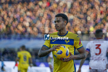 2023-12-17 - Cyril Ngonge of Hellas Verona FC during ACF Fiorentina vs Hellas Verona FC, 16° Serie A Tim 2023-24 game at Artemio Franchi Stadium in Firenze (FI), Italy, on Dicember 17, 2023. - ACF FIORENTINA VS HELLAS VERONA FC - ITALIAN SERIE A - SOCCER