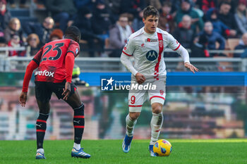 2023-12-17 - Lorenzo Colombo of AC Monza seen in action with Fikayo Tomori of AC Milan during Serie A 2023/24 football match between AC Milan and AC Monza at San Siro Stadium, Milan, Italy on December 17, 2023 - AC MILAN VS AC MONZA - ITALIAN SERIE A - SOCCER