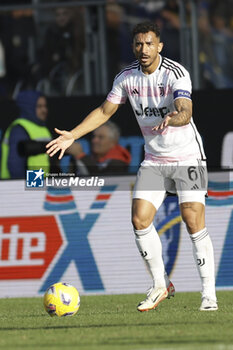 2023-12-23 - Juventus' Brazilian defender Danilo controls the ball during the Serie A football match between Frosinone Calcio vs Juventus FC at the Benito Stirpe stadium in Frosinone, Italy on December 23, 2023. - FROSINONE CALCIO VS JUVENTUS FC - ITALIAN SERIE A - SOCCER