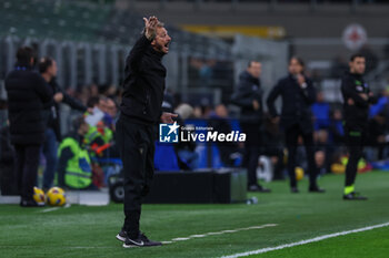 2023-12-23 - Roberto D'Aversa Head Coach of US Lecce shouts to his players during Serie A 2023/24 football match between FC Internazionale and US Lecce at Giuseppe Meazza Stadium, Milan, Italy on December 23, 2023 - INTER - FC INTERNAZIONALE VS US LECCE - ITALIAN SERIE A - SOCCER