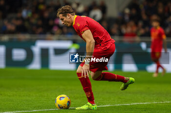 2023-12-23 - Federico Baschirotto of US Lecce seen in action during Serie A 2023/24 football match between FC Internazionale and US Lecce at Giuseppe Meazza Stadium, Milan, Italy on December 23, 2023 - INTER - FC INTERNAZIONALE VS US LECCE - ITALIAN SERIE A - SOCCER