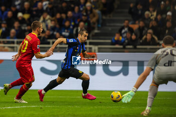 2023-12-23 - Henrikh Mkhitaryan of FC Internazionale seen in action during Serie A 2023/24 football match between FC Internazionale and US Lecce at Giuseppe Meazza Stadium, Milan, Italy on December 23, 2023 - INTER - FC INTERNAZIONALE VS US LECCE - ITALIAN SERIE A - SOCCER
