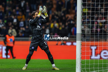 2023-12-23 - Yann Sommer of FC Internazionale celebrates the victory at the end of the match during Serie A 2023/24 football match between FC Internazionale and US Lecce at Giuseppe Meazza Stadium, Milan, Italy on December 23, 2023 - INTER - FC INTERNAZIONALE VS US LECCE - ITALIAN SERIE A - SOCCER