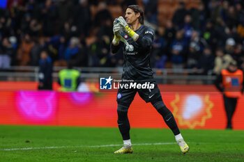 2023-12-23 - Yann Sommer of FC Internazionale celebrates the victory at the end of the match during Serie A 2023/24 football match between FC Internazionale and US Lecce at Giuseppe Meazza Stadium, Milan, Italy on December 23, 2023 - INTER - FC INTERNAZIONALE VS US LECCE - ITALIAN SERIE A - SOCCER