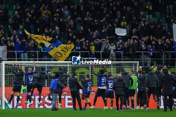 2023-12-23 - FC Internazionale players celebrate the victory at the end of the match during Serie A 2023/24 football match between FC Internazionale and US Lecce at Giuseppe Meazza Stadium, Milan, Italy on December 23, 2023 - INTER - FC INTERNAZIONALE VS US LECCE - ITALIAN SERIE A - SOCCER