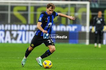 2023-12-23 - Nicolo Barella of FC Internazionale seen in action during Serie A 2023/24 football match between FC Internazionale and US Lecce at Giuseppe Meazza Stadium, Milan, Italy on December 23, 2023 - INTER - FC INTERNAZIONALE VS US LECCE - ITALIAN SERIE A - SOCCER