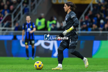 2023-12-23 - Yann Sommer of FC Internazionale seen in action during Serie A 2023/24 football match between FC Internazionale and US Lecce at Giuseppe Meazza Stadium, Milan, Italy on December 23, 2023 - INTER - FC INTERNAZIONALE VS US LECCE - ITALIAN SERIE A - SOCCER