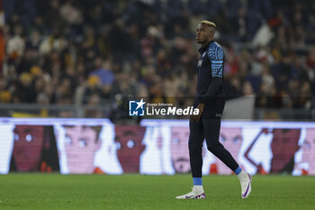 2023-12-23 - SSC Napoli's Nigerian forward Victor Osimhen looks before the Serie A football match between AS Roma vs SSC Napoli Football Club at the Olimpico Stadium in Rome, Italy on December 23, 2023 - AS ROMA VS SSC NAPOLI - ITALIAN SERIE A - SOCCER