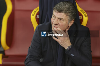 2023-12-23 - SSC Napoli's Italian coach Walter Mazzarri looks during the Serie A football match between AS Roma vs SSC Napoli Football Club at the Olimpico Stadium in Rome, Italy on December 23, 2023 - AS ROMA VS SSC NAPOLI - ITALIAN SERIE A - SOCCER