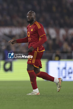 2023-12-23 - Roma’s Belgian forward Romelu Lukaku gesticulate during the Serie A football match between AS Roma vs SSC Napoli Football Club at the Olimpico Stadium in Rome, Italy on December 23, 2023 - AS ROMA VS SSC NAPOLI - ITALIAN SERIE A - SOCCER