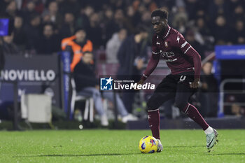 2023-12-22 - Salernitana's Senegalese forward Boulaye Dia controls the ball during the Serie A football match between Unione Sportiva Salernitana vs AC Milan at the Arechi Stadium in Salerno on December 22, 2023. - US SALERNITANA VS AC MILAN - ITALIAN SERIE A - SOCCER