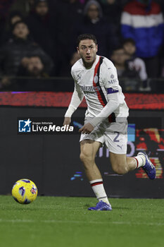 2023-12-22 - Milan's Italian defender Davide Calabria controls the ball during the Serie A football match between Unione Sportiva Salernitana vs AC Milan at the Arechi Stadium in Salerno on December 22, 2023. - US SALERNITANA VS AC MILAN - ITALIAN SERIE A - SOCCER