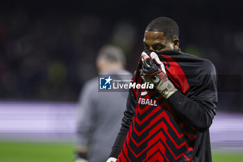 2023-12-22 - Milan’s French goalkeeper Mike Maignan gesticulate during the Serie A football match between Unione Sportiva Salernitana vs AC Milan at the Arechi Stadium in Salerno on December 22, 2023. - US SALERNITANA VS AC MILAN - ITALIAN SERIE A - SOCCER