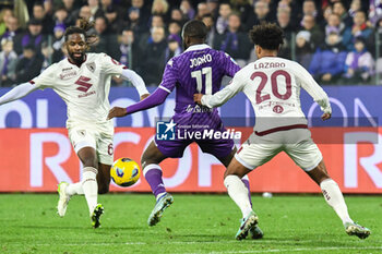 2023-12-29 - Fiorentina's Jonathan Ikone hampered by Torino's Adrien Tameze and Torino's Valentino Lazaro - ACF FIORENTINA VS TORINO FC - ITALIAN SERIE A - SOCCER