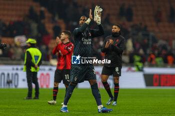 2023-12-30 - Mike Maignan of AC Milan celebrates the victory at the end of the match during Serie A 2023/24 football match between AC Milan and US Sassuolo at San Siro Stadium, Milan, Italy on December 30, 2023 - AC MILAN VS US SASSUOLO - ITALIAN SERIE A - SOCCER