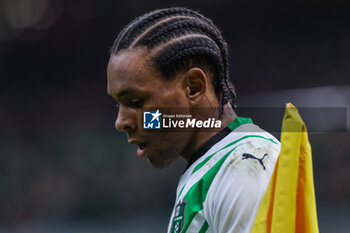 2023-12-30 - Armand Lauriente of US Sassuolo looks on during Serie A 2023/24 football match between AC Milan and US Sassuolo at San Siro Stadium, Milan, Italy on December 30, 2023 - AC MILAN VS US SASSUOLO - ITALIAN SERIE A - SOCCER