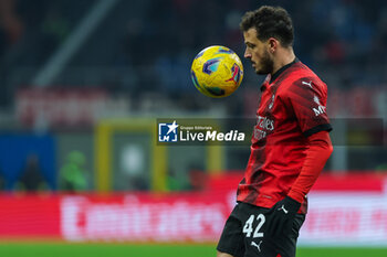 2023-12-30 - Alessandro Florenzi of AC Milan seen in action during Serie A 2023/24 football match between AC Milan and US Sassuolo at San Siro Stadium, Milan, Italy on December 30, 2023 - AC MILAN VS US SASSUOLO - ITALIAN SERIE A - SOCCER