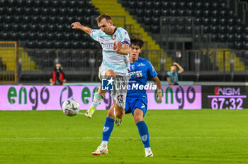 2023-09-27 - Salernitana's Norbert Gyomber hampered by Empoli's Stiven Shpendi - EMPOLI FC VS US SALERNITANA - ITALIAN SERIE A - SOCCER
