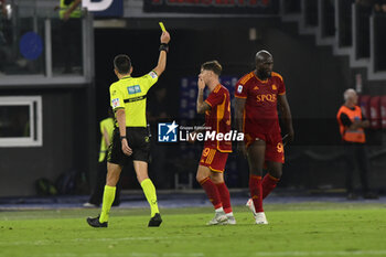 2023-09-01 - Referee Antonio Rapuano and Romelu Lukaku of A.S. Roma during the 3rd day of the Serie A Championship between A.S. Roma - A.C. Milan on September 1, 2023 at the Olympic Stadium in Rome, Italy. - AS ROMA VS AC MILAN - ITALIAN SERIE A - SOCCER