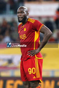 2023-09-01 - Romelu Lukaku of Roma looks on during the Italian championship Serie A football match between AS Roma and AC Milan on September 1, 2023 at Stadio Olimpico in Rome, Italy - FOOTBALL - ITALIAN CHAMP - AS ROMA V AC MILAN - ITALIAN SERIE A - SOCCER