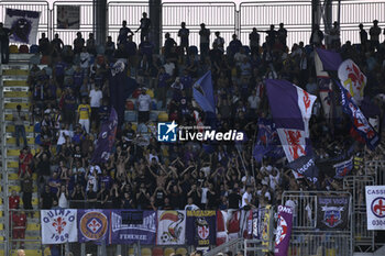 2023-09-28 - Supporters of A.C.F. Fiorentina during the 6th day of the Serie A Championship between Frosinone Calcio vs A.C.F. Fiorentina, 28 September 2023 at the Benito Stirpe Stadium, Frosinone, Italy. - FROSINONE CALCIO VS ACF FIORENTINA - ITALIAN SERIE A - SOCCER