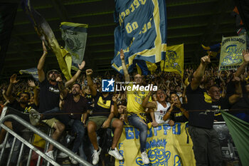 2023-09-28 - Supporters of Frosinone Calcio during the 6th day of the Serie A Championship between Frosinone Calcio vs A.C.F. Fiorentina, 28 September 2023 at the Benito Stirpe Stadium, Frosinone, Italy. - FROSINONE CALCIO VS ACF FIORENTINA - ITALIAN SERIE A - SOCCER