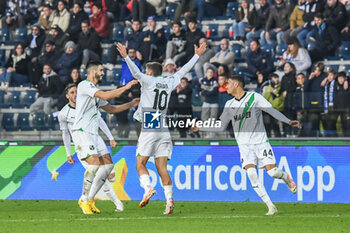 2023-11-26 - Domenico Berardi (Sassuolo) celebrates with teammates after scoring the 3-4 goal - EMPOLI FC VS US SASSUOLO - ITALIAN SERIE A - SOCCER