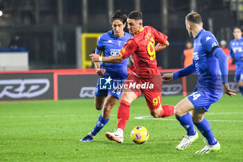 2023-12-11 - Roberto Piccoli (Lecce) hampered by Youssef Maleh (Empoli) - EMPOLI FC VS US LECCE - ITALIAN SERIE A - SOCCER