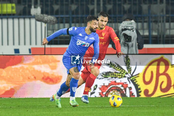 2023-12-11 - Francesco Caputo (Empoli) fights for the ball against Marin Pongracic (Lecce) - EMPOLI FC VS US LECCE - ITALIAN SERIE A - SOCCER