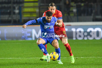 2023-12-11 - Francesco Caputo (Empoli) thwarted by Federico Baschirotto (Lecce) - EMPOLI FC VS US LECCE - ITALIAN SERIE A - SOCCER