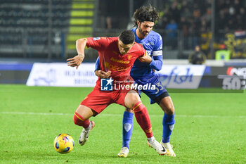 2023-12-11 - Roberto Piccoli (Lecce) thwarted by Sebastiano Luperto (Empoli) - EMPOLI FC VS US LECCE - ITALIAN SERIE A - SOCCER