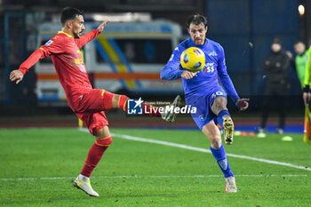 2023-12-11 - Simone Bastoni (Empoli) hampered by Nicola Sansone (Lecce) - EMPOLI FC VS US LECCE - ITALIAN SERIE A - SOCCER