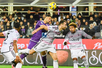 2023-11-05 - header of Fiorentina's Rolando Mandragora against Juventus's Federico Gatti - ACF FIORENTINA VS JUVENTUS FC - ITALIAN SERIE A - SOCCER