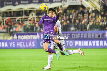 2023-11-05 - Fiorentina's Fabiano Parisi fights for the ball against Juventus's Federico Chiesa - ACF FIORENTINA VS JUVENTUS FC - ITALIAN SERIE A - SOCCER
