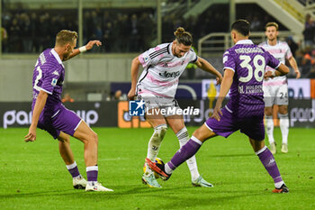2023-11-05 - Juventus's Adrien Rabiot hampered by Fiorentina's Rolando Mandragora - ACF FIORENTINA VS JUVENTUS FC - ITALIAN SERIE A - SOCCER